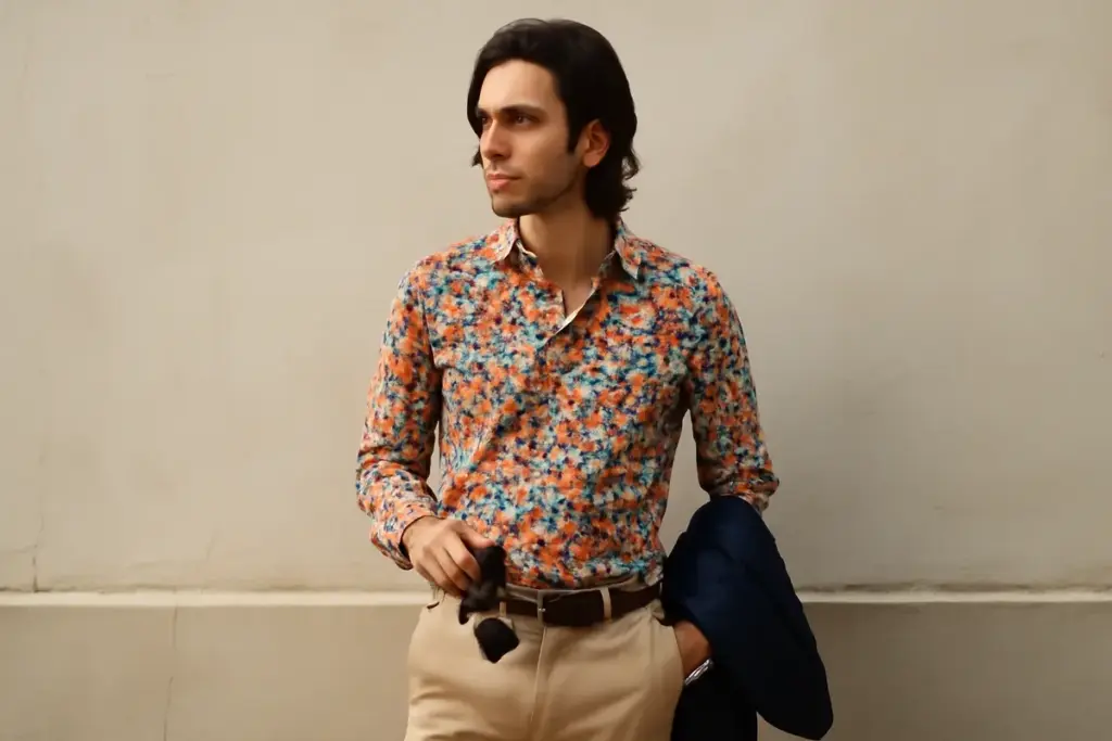 Come abbino le camicie fantasia? I segreti per non sbagliare con pantaloni e accessori