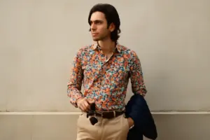 Come abbino le camicie fantasia? I segreti per non sbagliare con pantaloni e accessori