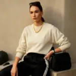Quali accessori abbinare a un outfit sporty chic? Le scelte che aumentano la personalità del look